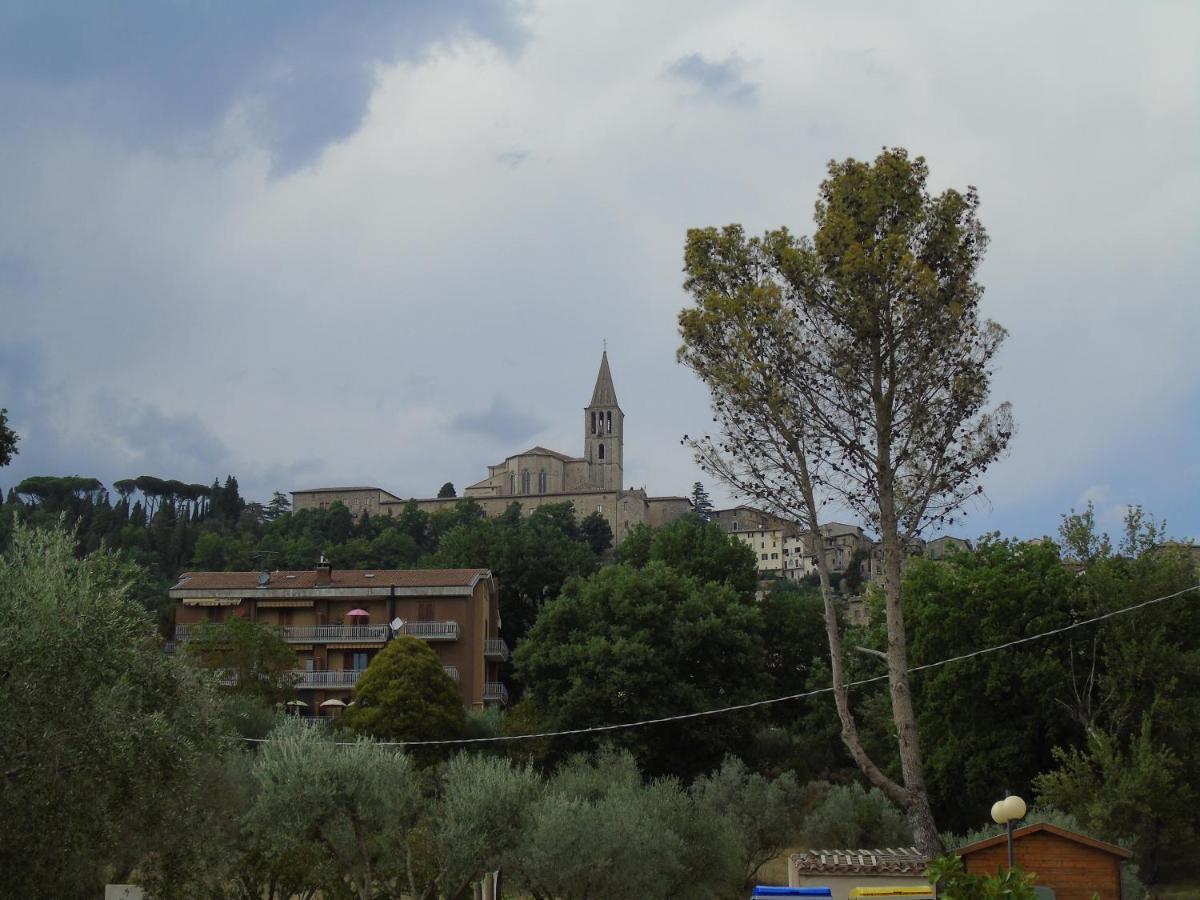 טודי Agriturismo Camera Rosa מראה חיצוני תמונה